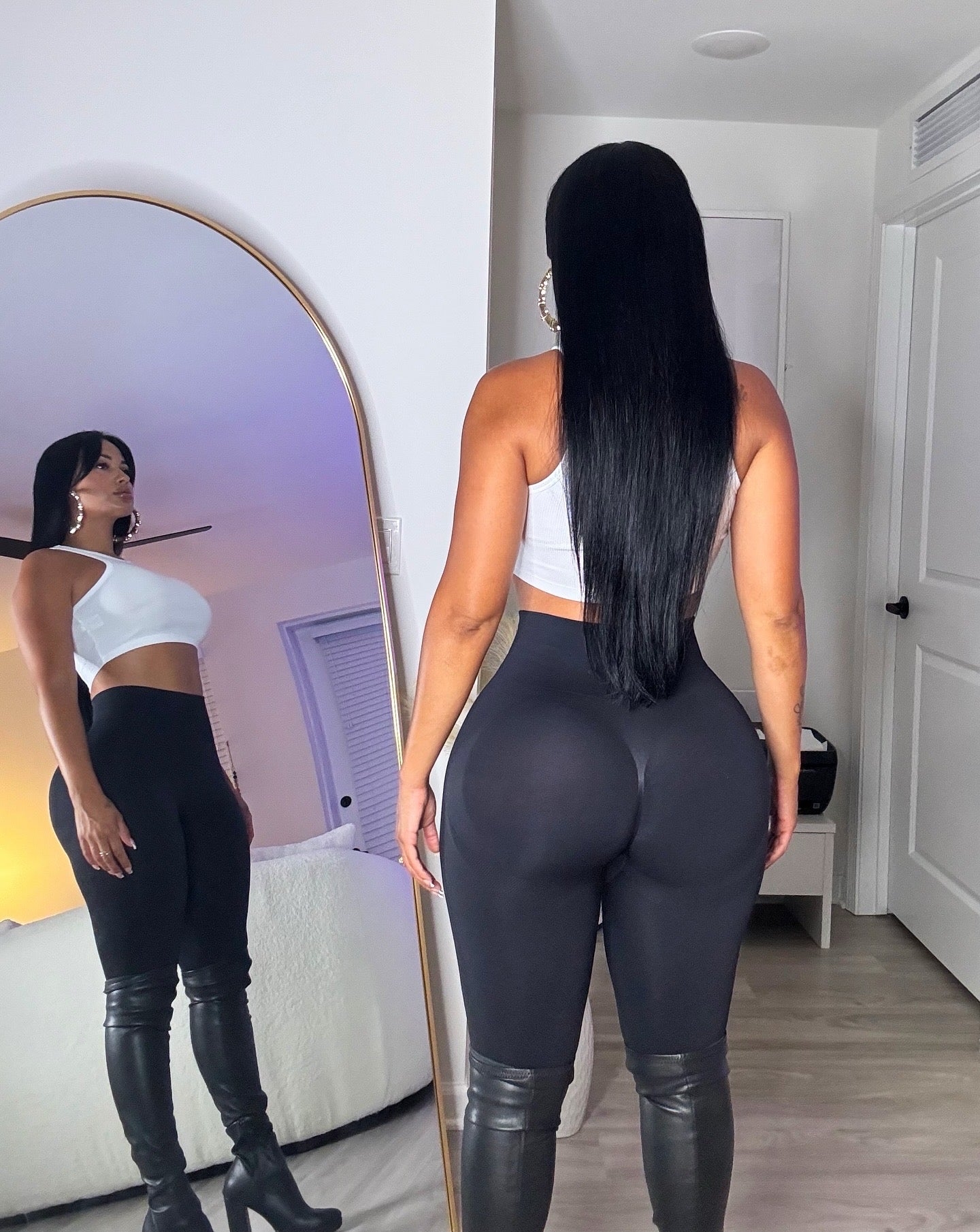 INFAMOUS LEGGINS