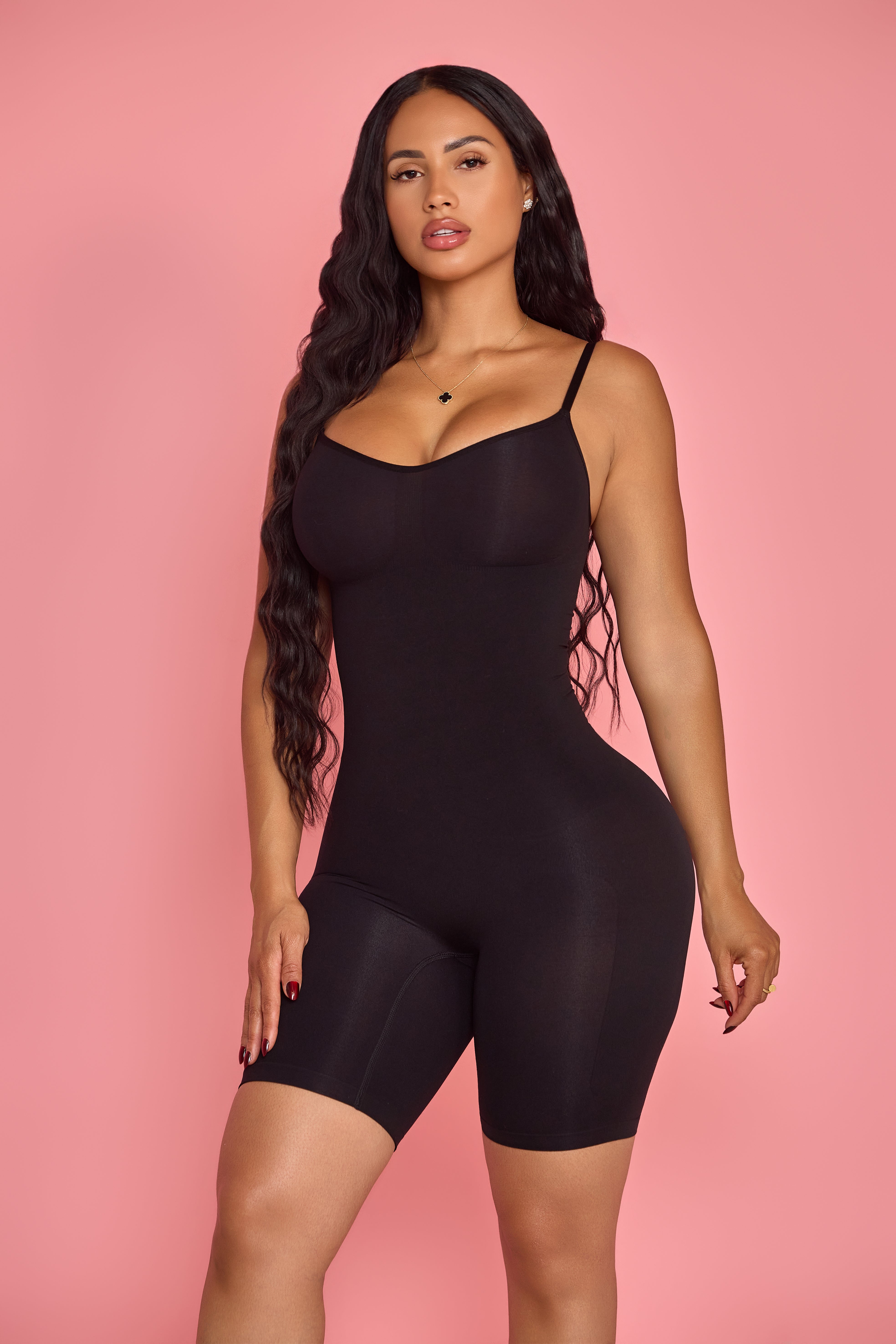 SEAMLESS SHAPEWEAR